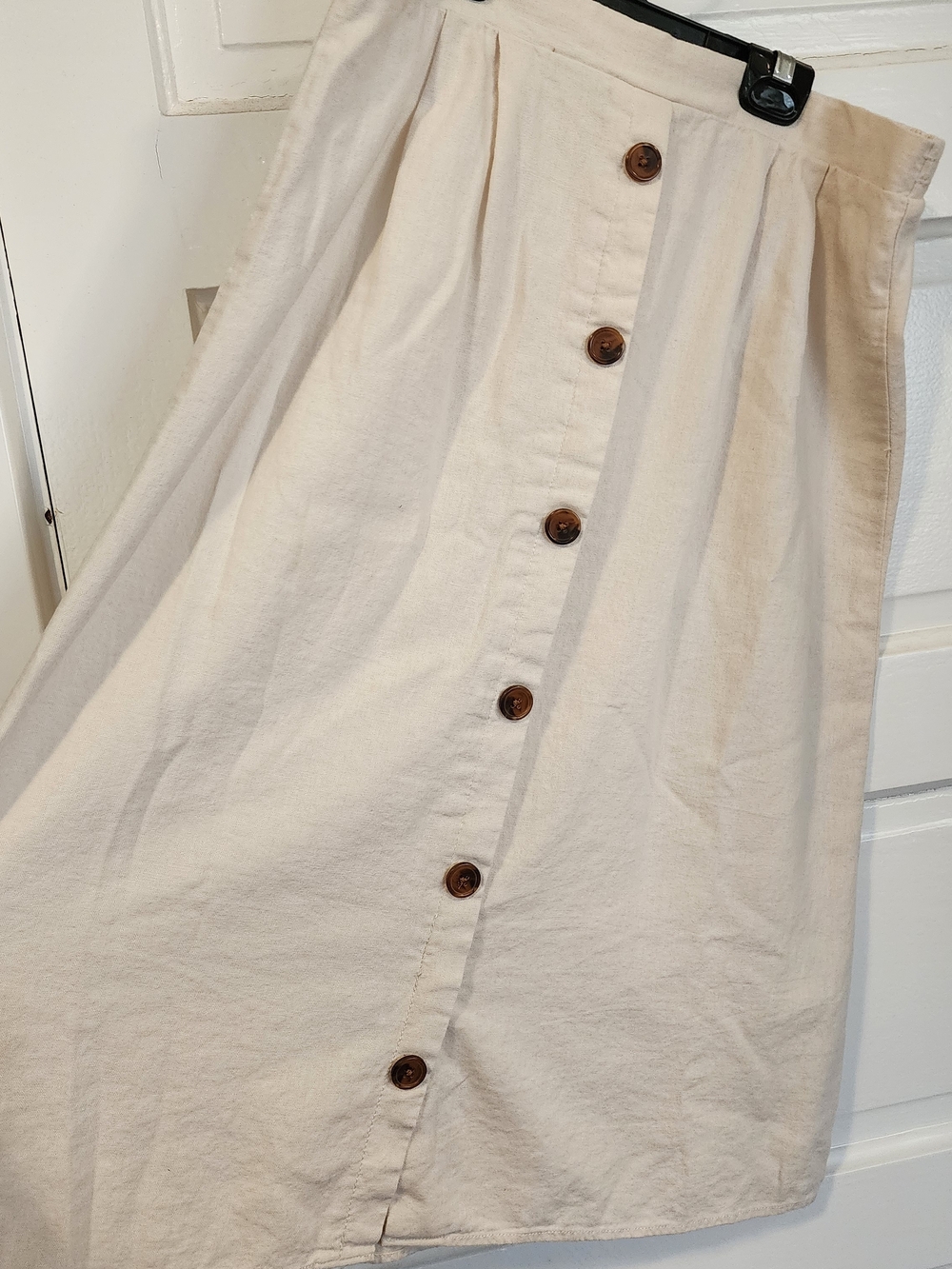 dip Cream Button-Front Midi Skirt - Picture 2 of 8